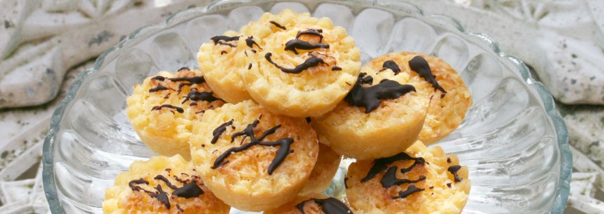 Mini Coconut & Lime Tarts - little bites of summer, gluten free | The Pink Rose Bakery