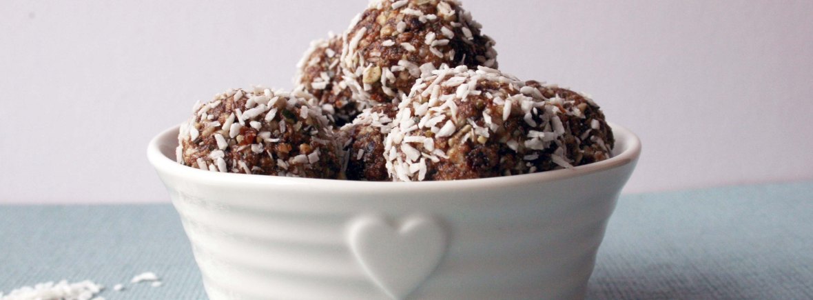 Seed & Nut Balls - no bake, no grain, gluten and dairy free, fill you up snacks | The Pink Rose Bakery