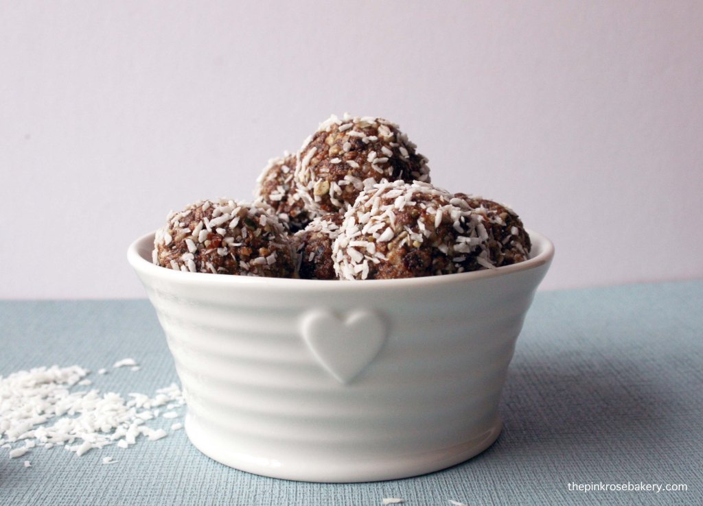 Seed & Nut Balls - no bake, no grain, gluten and dairy free, fill you up snacks | The Pink Rose Bakery