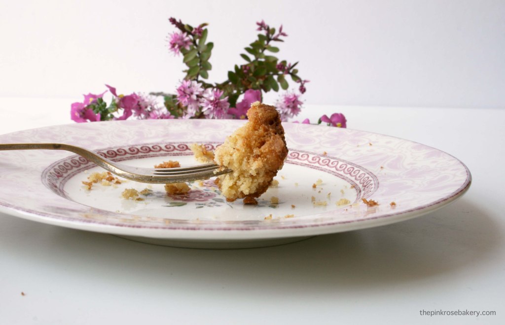 Maple Macadamia Blondies {gluten-free} | The Pink Rose Bakery