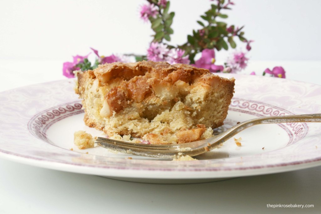 Maple Macadamia Blondies {gluten-free} | The Pink Rose Bakery