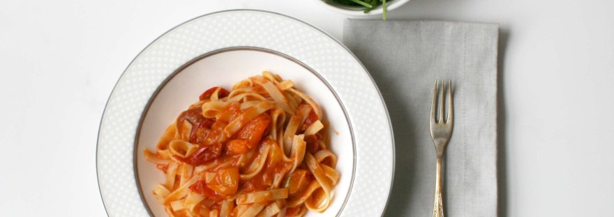 Easy & Simple Tomato Sauce {gluten-free & dairy-free} | The Pink Rose Bakery