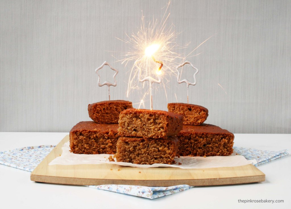 Parkin, a spiced cake eaten on Guy Fawkes Night/Bonfire Night {gluten free} | The Pink Rose Bakery